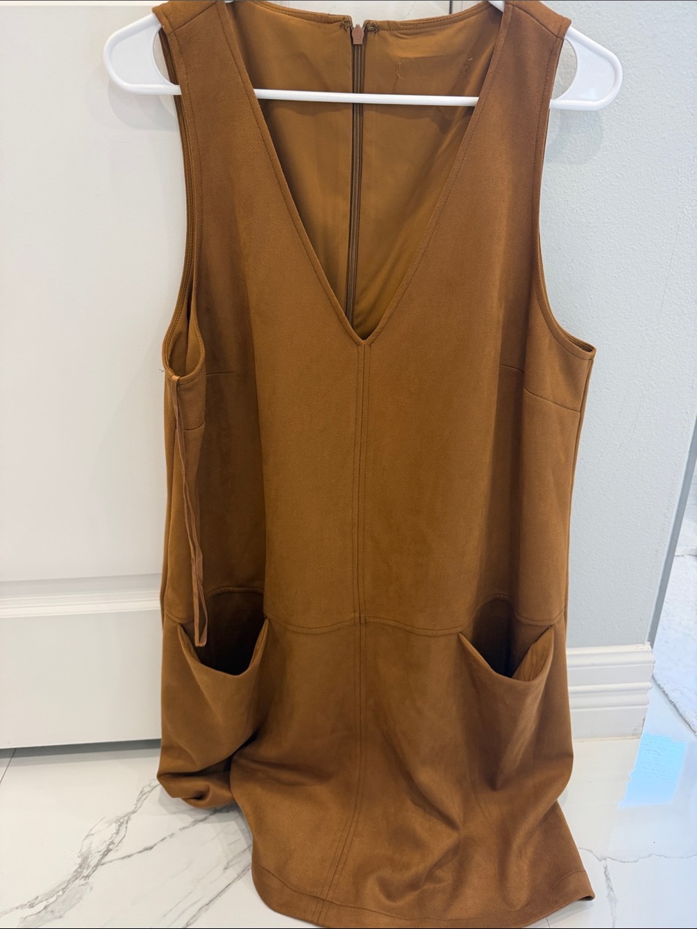 Sleeveless V-Neck Pocket Dress Top in Cognac dillards Brown